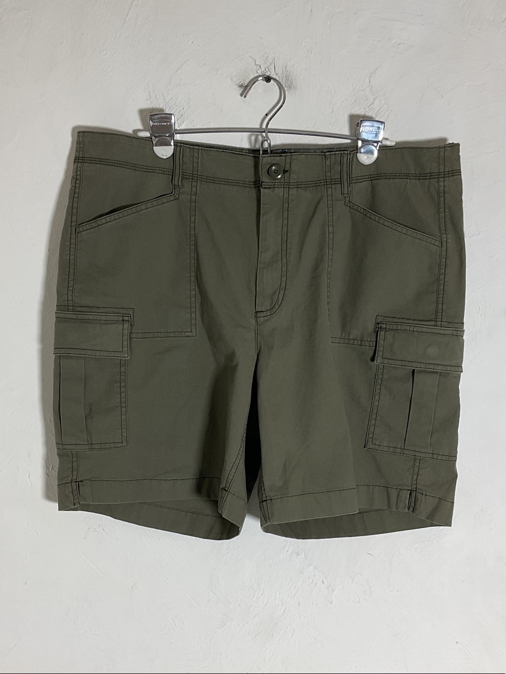 L.L. Bean Favorite Fit Cargo Shorts Olive Green Size 18 Stretch Utility 7 Inseam